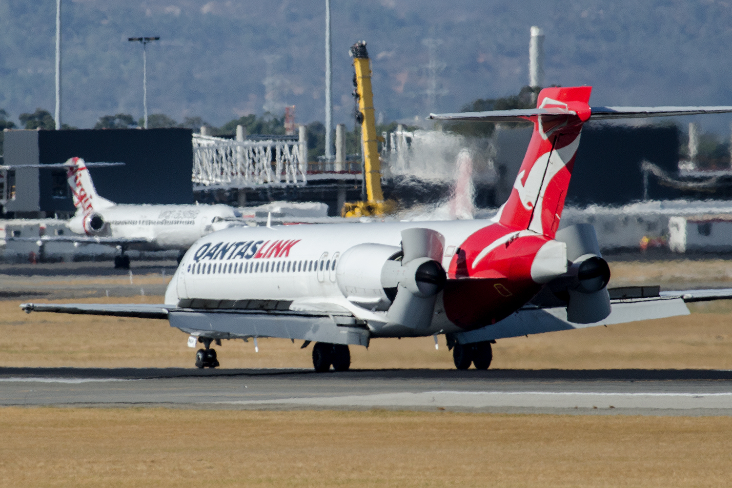  Another 717, VH-NXH, showing off it's reverse thrust profile.